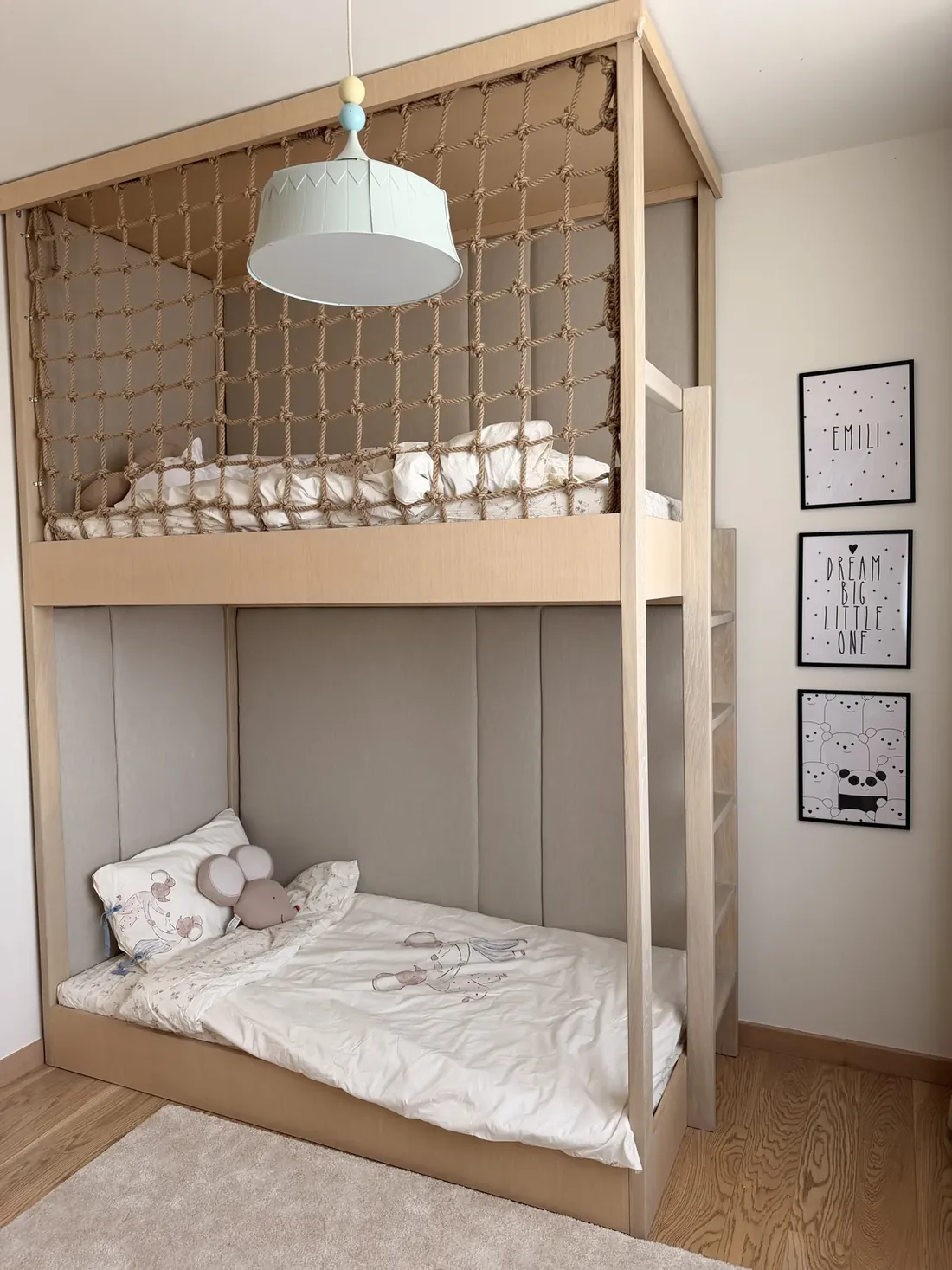 AURORA BW — 4